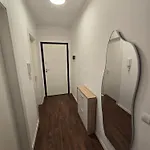 Apartment Urban Oasis