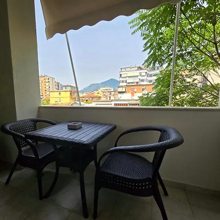 Urban Oasis * Τίρανα