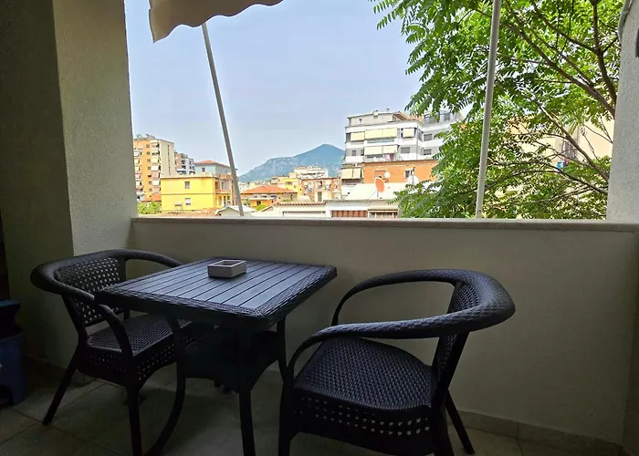 Urban Oasis * Τίρανα